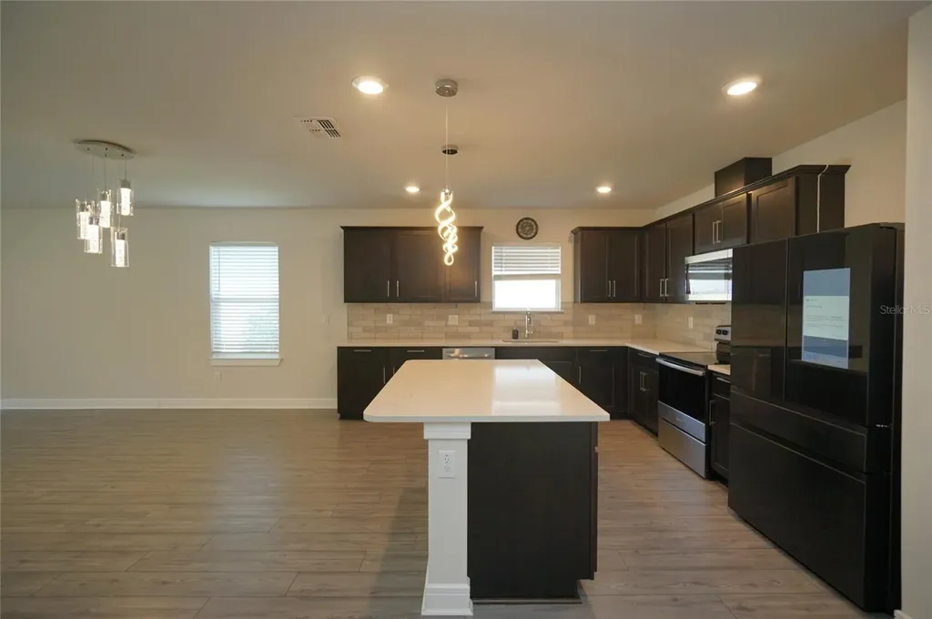 30399 Marquette Avenue Wesley Chapel FL 33545