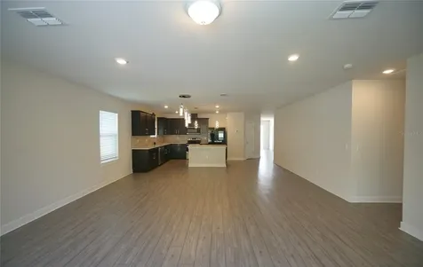 30399 Marquette Avenue Wesley Chapel FL 33545