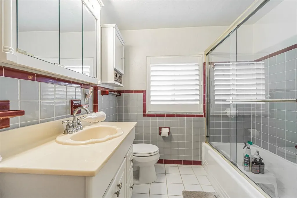 243 Snell Isle Boulevard NE St Petersburg FL 33704