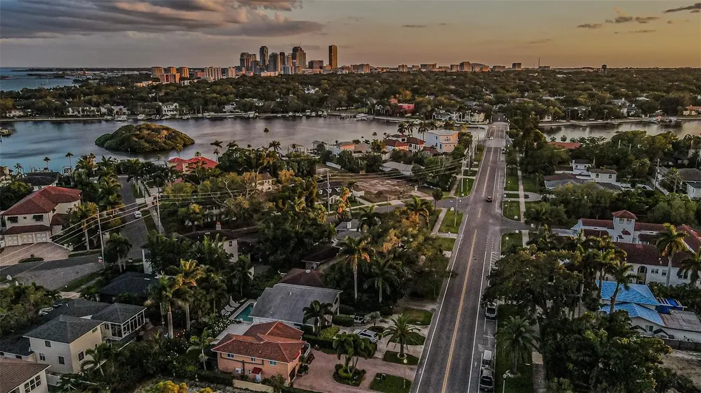 243 Snell Isle Boulevard NE St Petersburg FL 33704