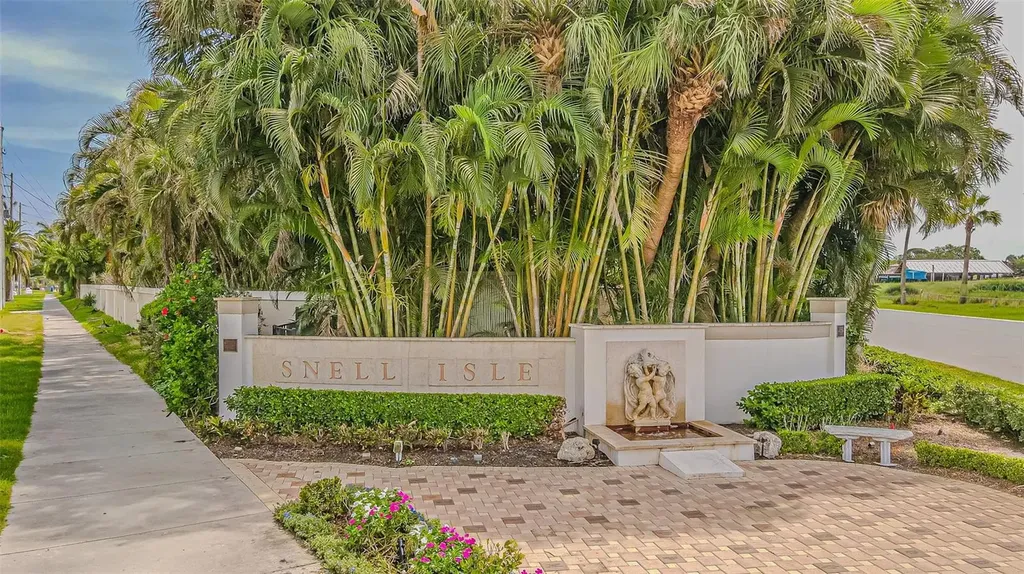 243 Snell Isle Boulevard NE St Petersburg FL 33704