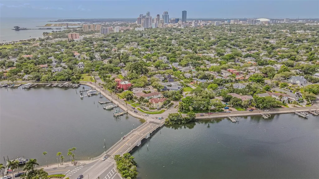 243 Snell Isle Boulevard NE St Petersburg FL 33704