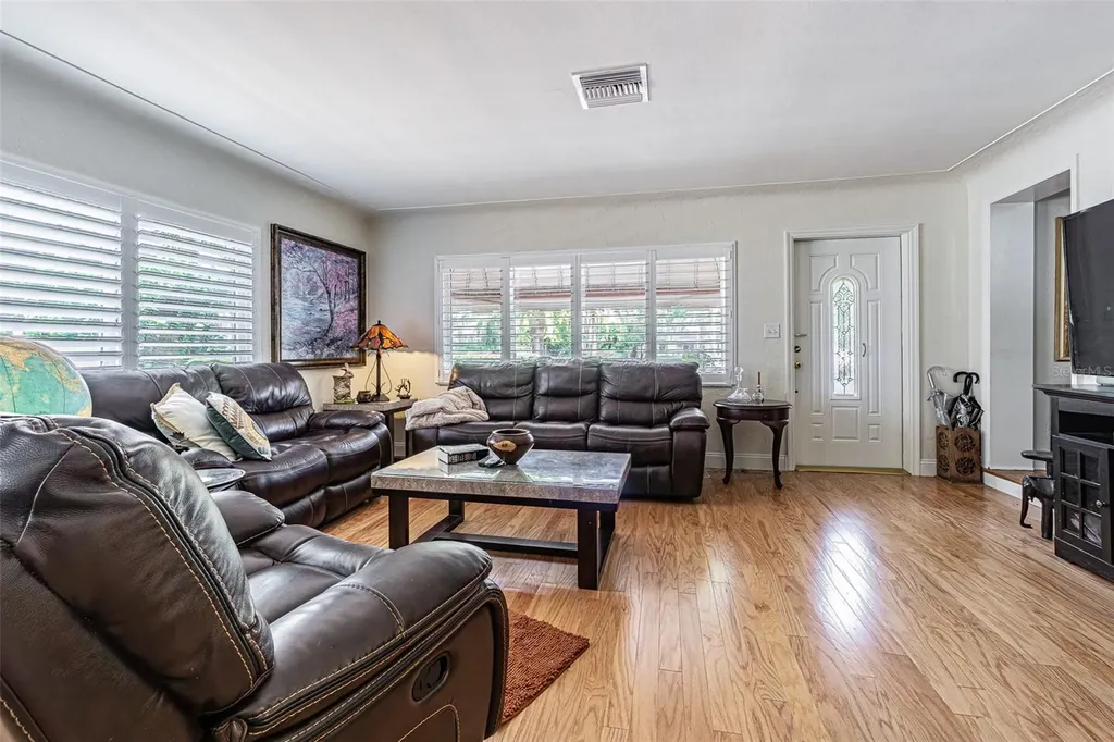 243 Snell Isle Boulevard NE St Petersburg FL 33704
