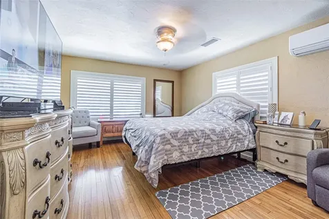 243 Snell Isle Boulevard NE St Petersburg FL 33704