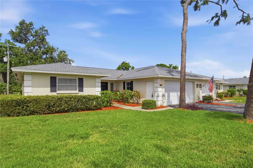 7354 W Country Club Drive N Sarasota FL 34243