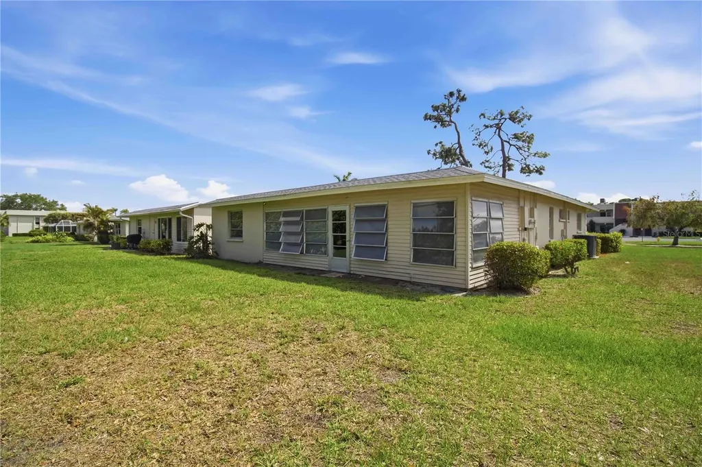 7354 W Country Club Drive N Sarasota FL 34243