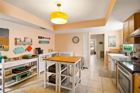 7354 W Country Club Drive N Sarasota FL 34243