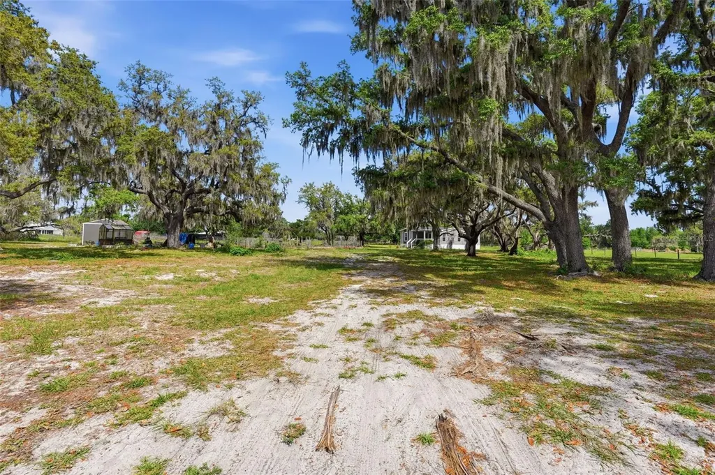 5625 Hog Town Lane Myakka City FL 34251