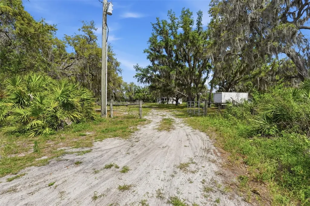 5625 Hog Town Lane Myakka City FL 34251