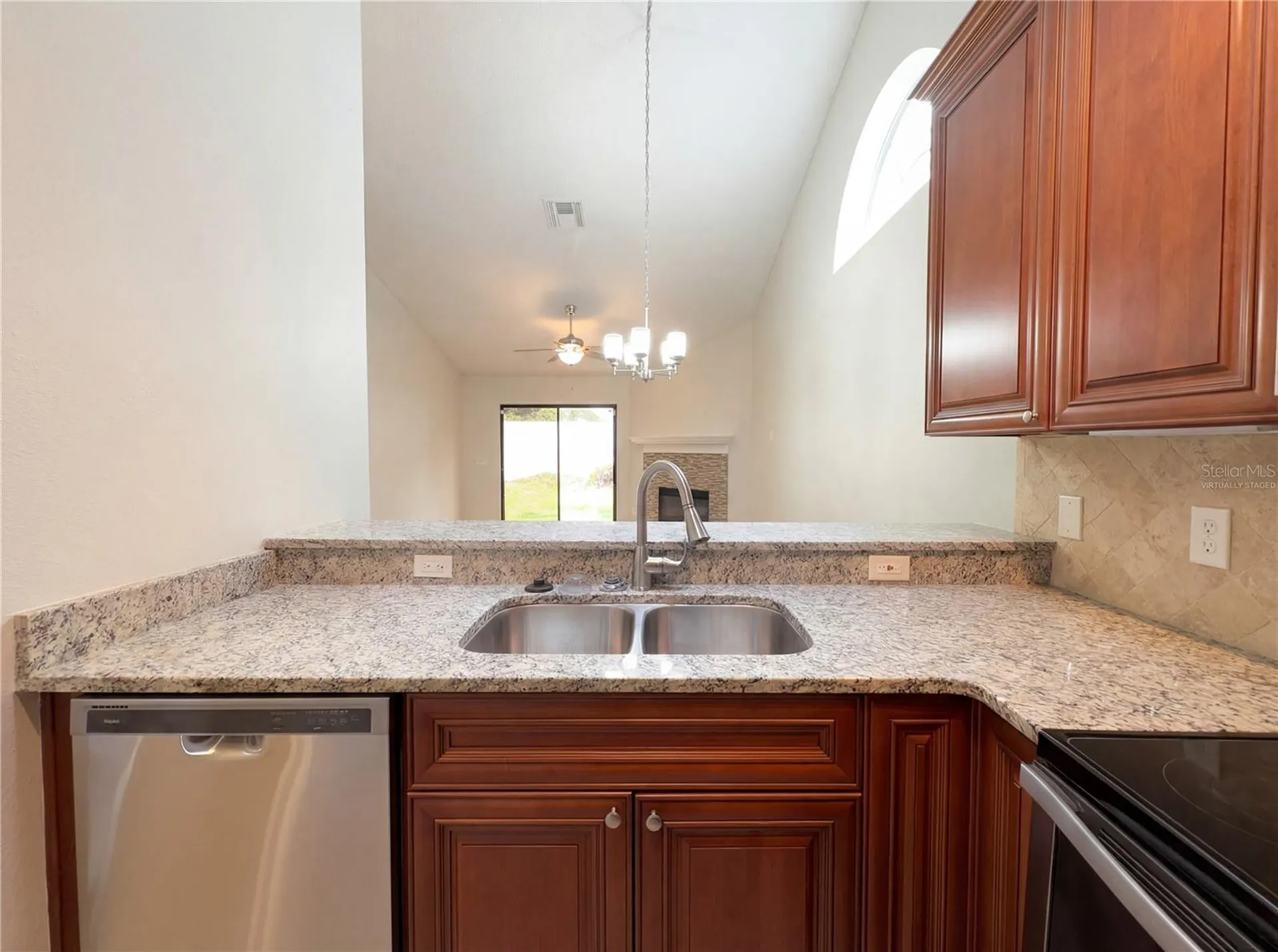 1696 Chatham Circle Apopka FL 32703