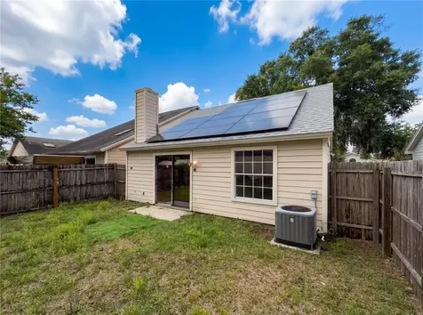 1696 Chatham Circle Apopka FL 32703