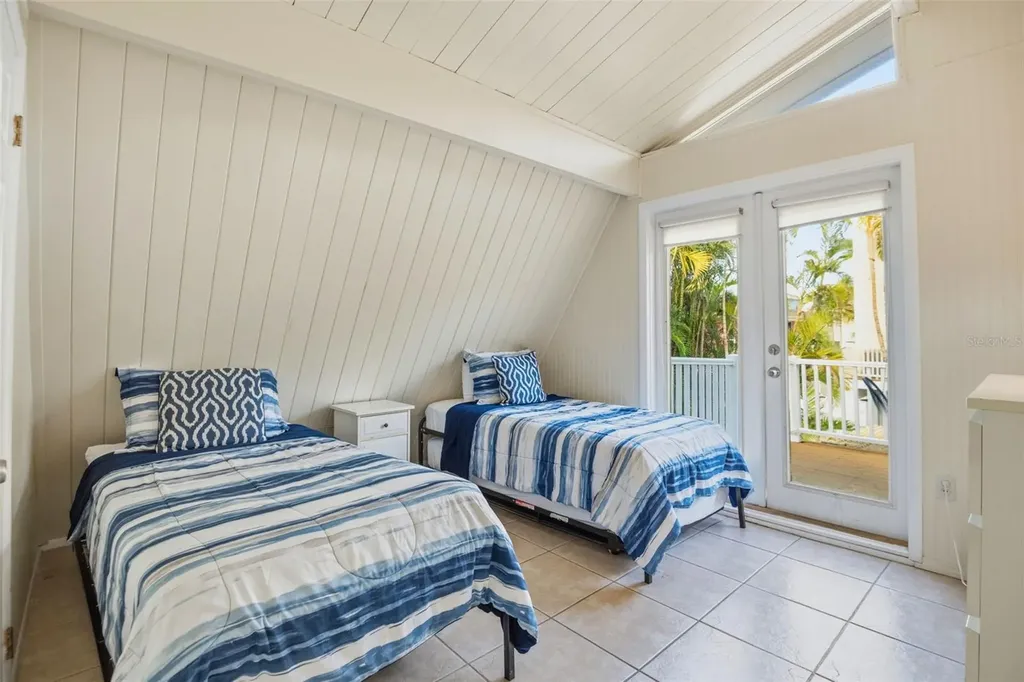 2508 Avenue B Bradenton Beach FL 34217