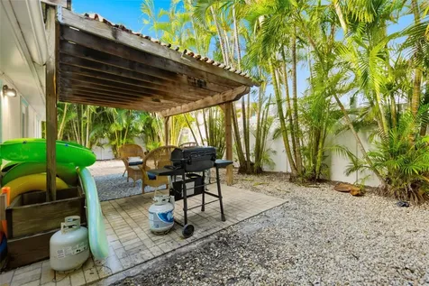 2508 Avenue B Bradenton Beach FL 34217