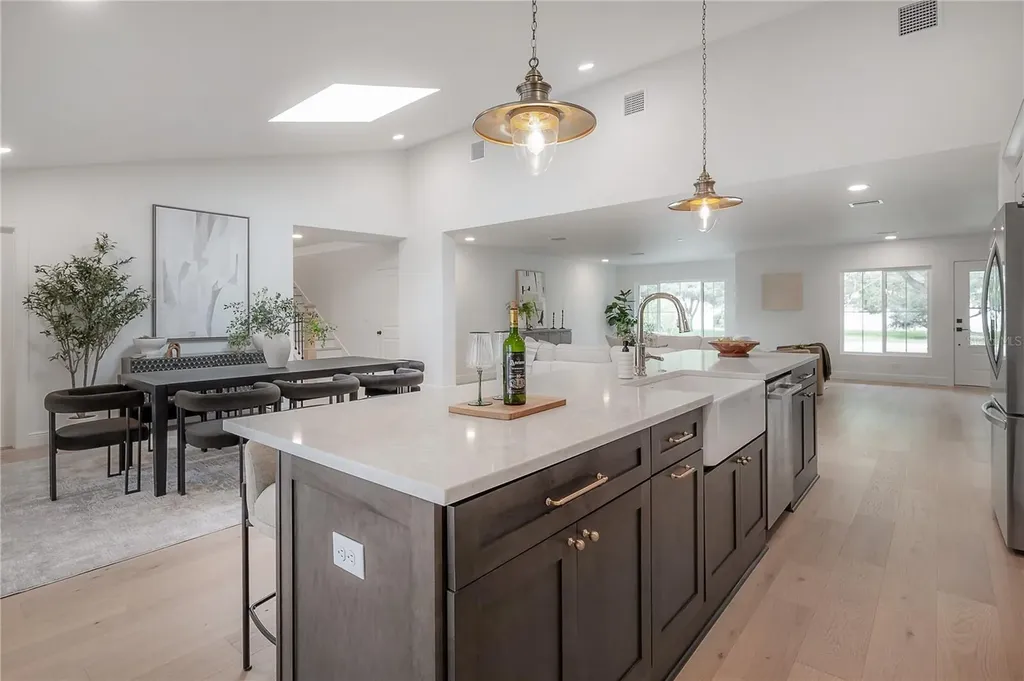 471 W Davis Boulevard Tampa FL 33606