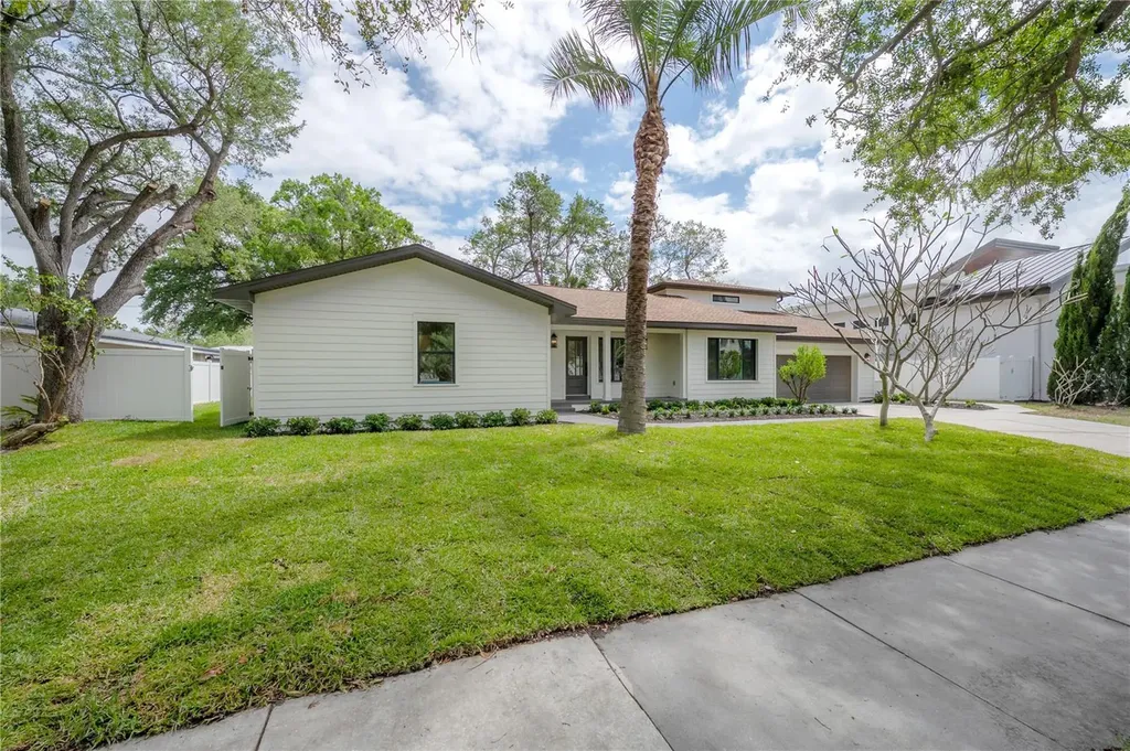 471 W Davis Boulevard Tampa FL 33606
