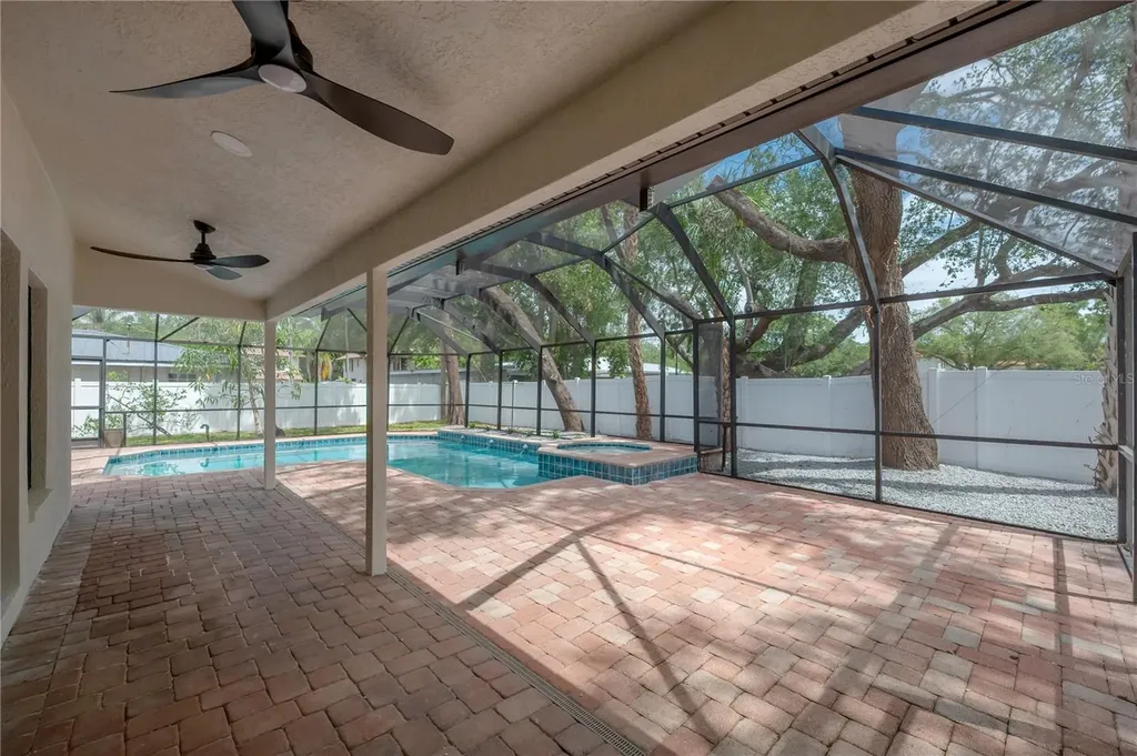471 W Davis Boulevard Tampa FL 33606
