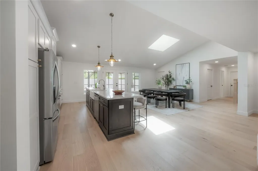 471 W Davis Boulevard Tampa FL 33606