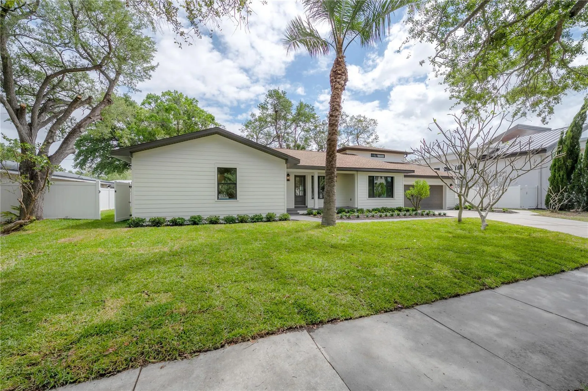 471 W Davis Boulevard Tampa FL 33606