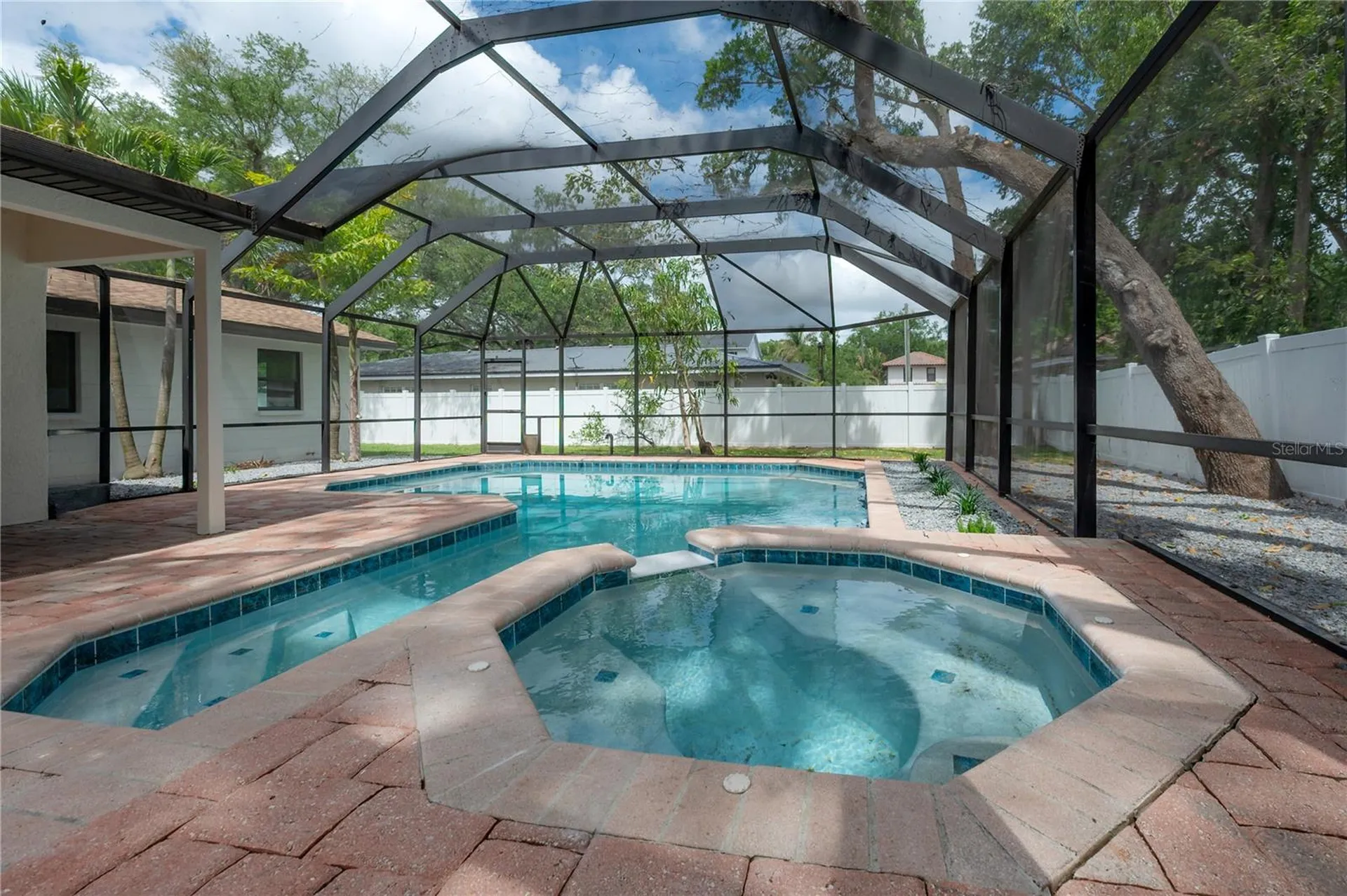 471 W Davis Boulevard Tampa FL 33606