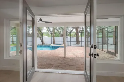 471 W Davis Boulevard Tampa FL 33606
