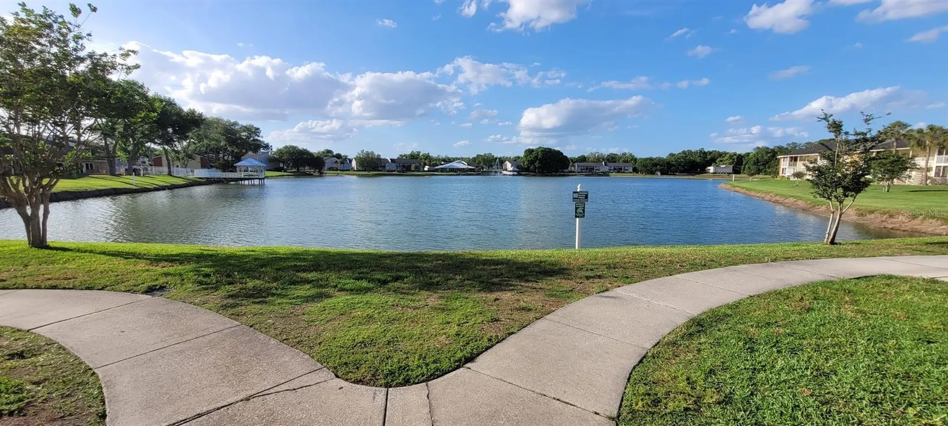 302 Lake Parsons Green Brandon FL 33511