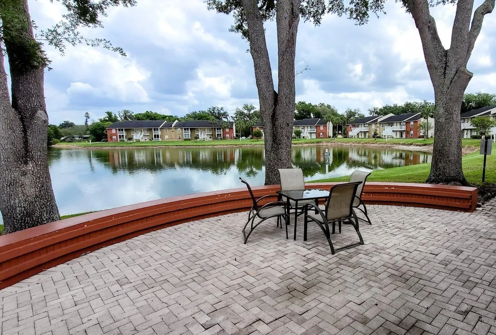 302 Lake Parsons Green Brandon FL 33511