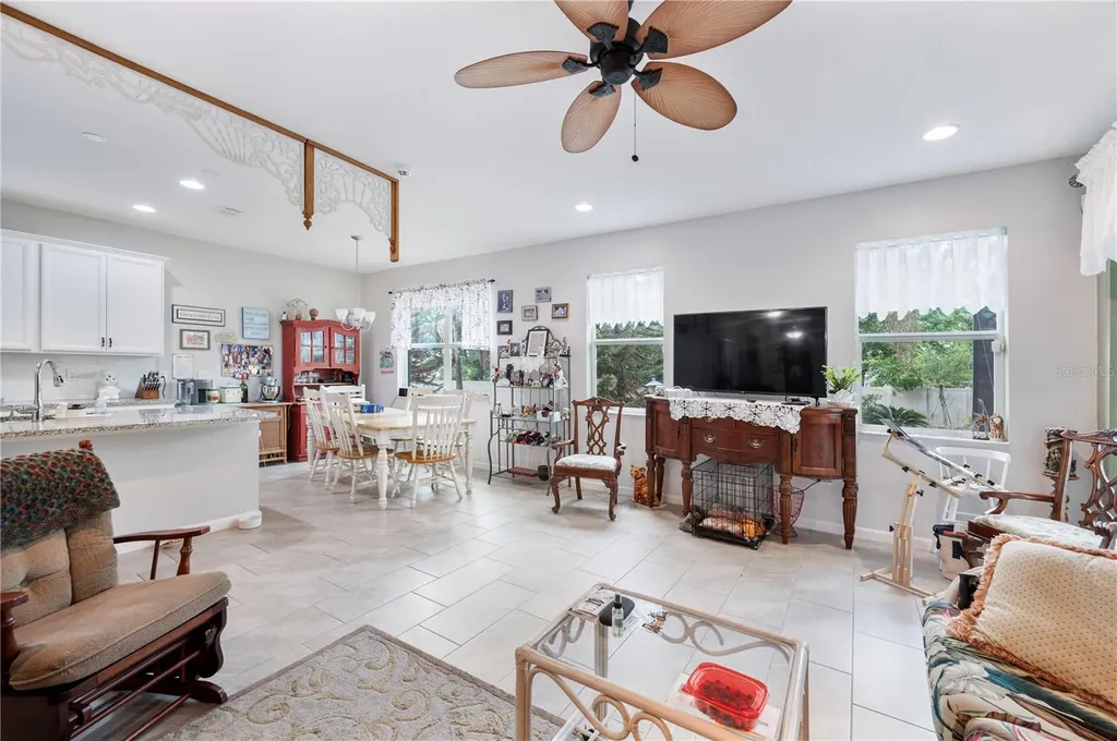 437 Sapphire Drive Davenport FL 33837