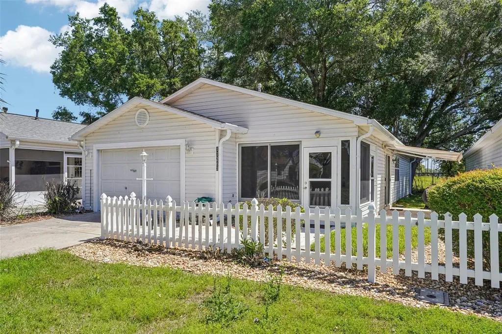 17263 SE 93rd Demoss Court The Villages FL 32162