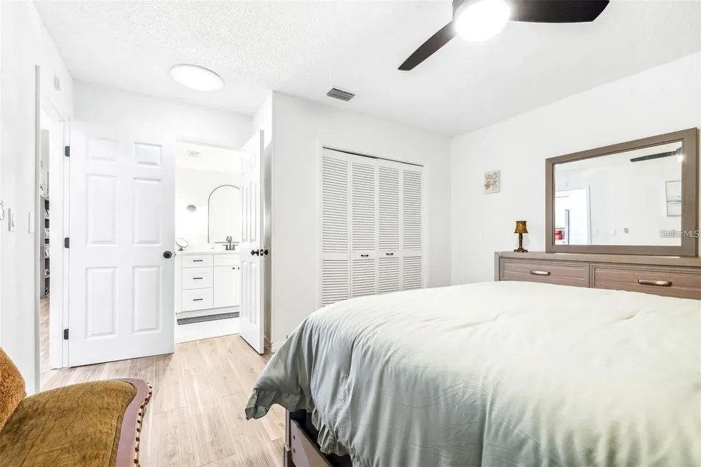 2201 Pine Drive Tarpon Springs FL 34689