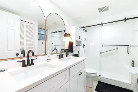 2201 Pine Drive Tarpon Springs FL 34689