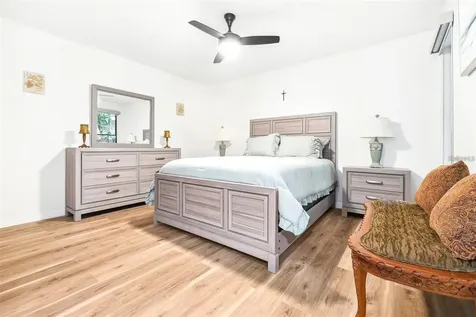 2201 Pine Drive Tarpon Springs FL 34689