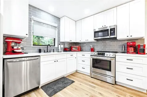 2201 Pine Drive Tarpon Springs FL 34689