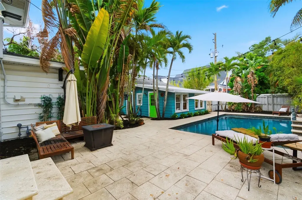 816 16th Avenue NE St Petersburg FL 33704