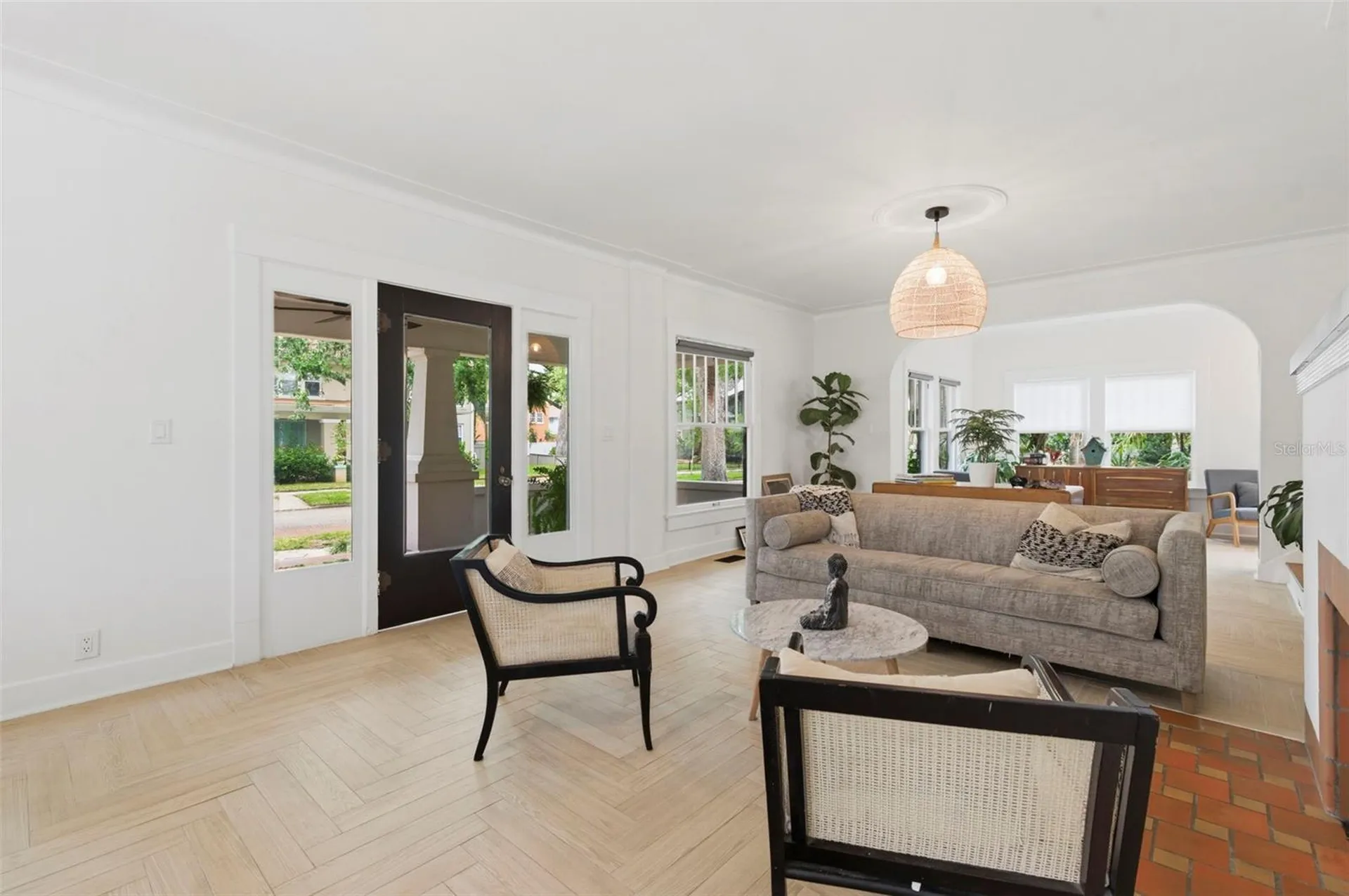 816 16th Avenue NE St Petersburg FL 33704