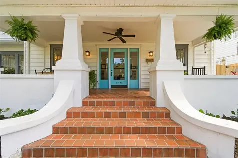816 16th Avenue NE St Petersburg FL 33704