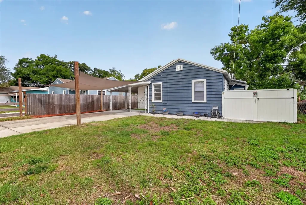 221 Avenue F SE Winter Haven FL 33880