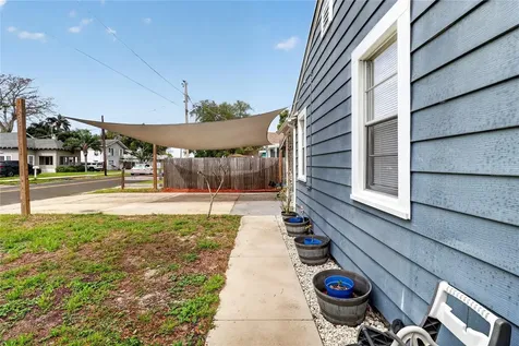 221 Avenue F SE Winter Haven FL 33880