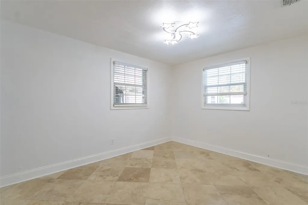 4540 W Jean Street Tampa FL 33614