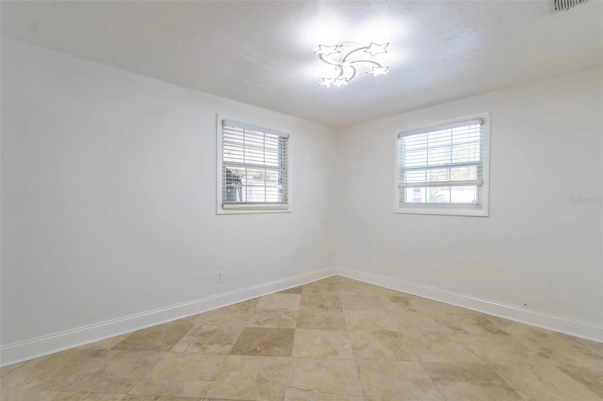 4540 W Jean Street Tampa FL 33614