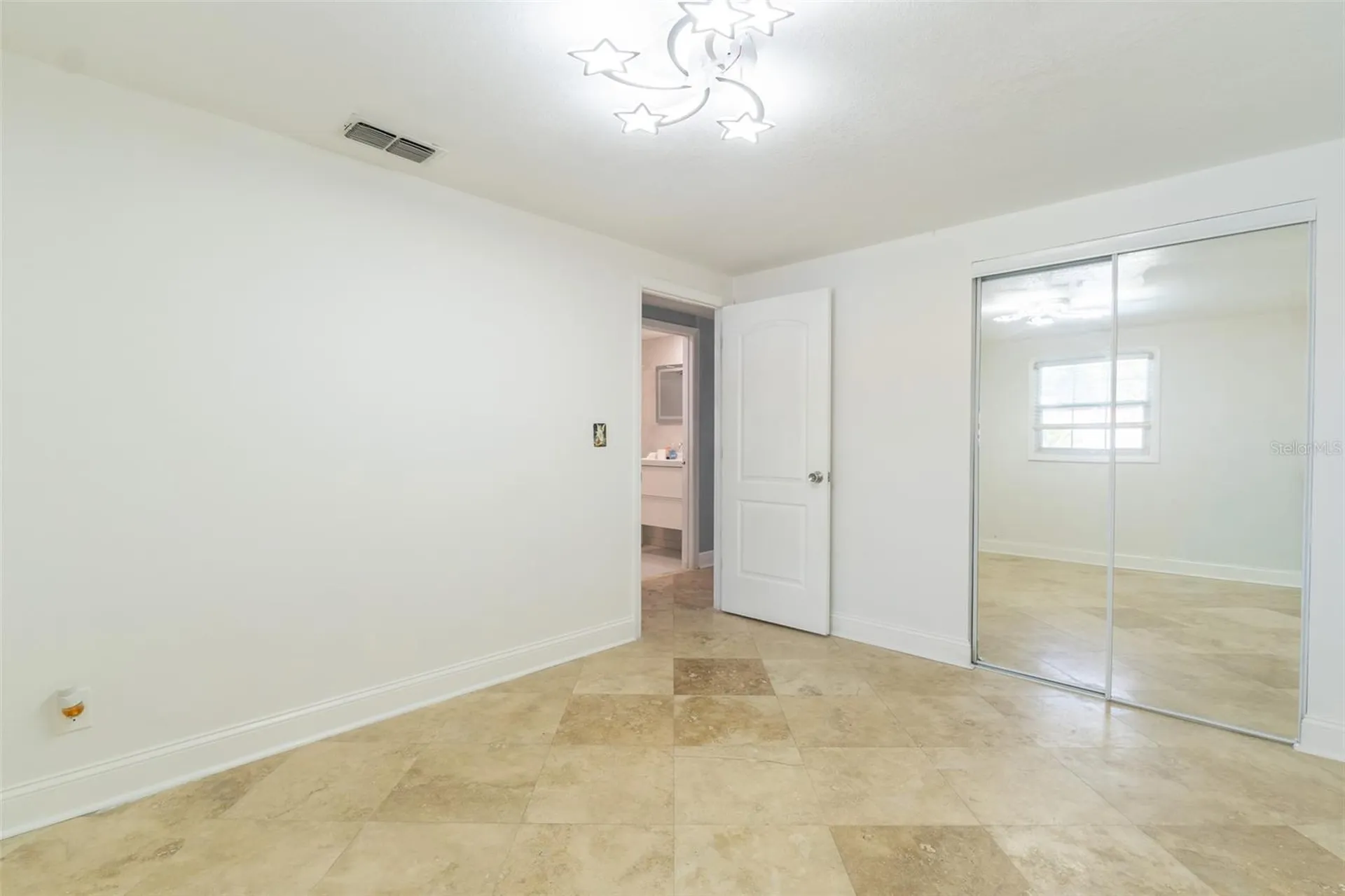 4540 W Jean Street Tampa FL 33614