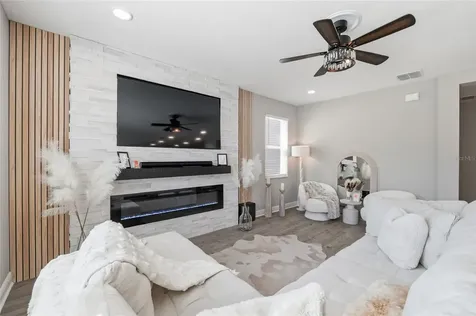 7273 Notched Pine Bend Wesley Chapel FL 33545
