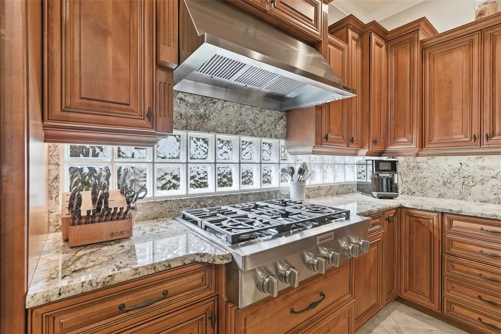 8832 Enclave Court Sarasota FL 34238