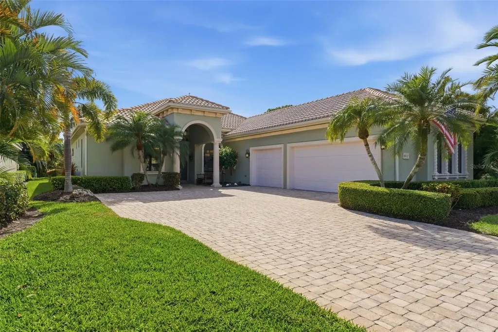8832 Enclave Court Sarasota FL 34238