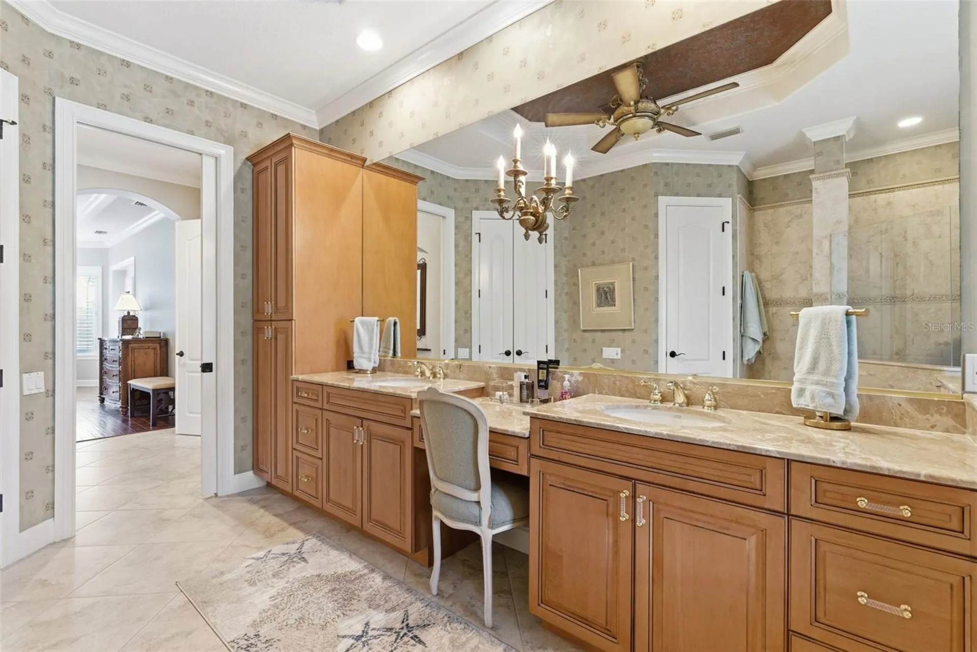 8832 Enclave Court Sarasota FL 34238