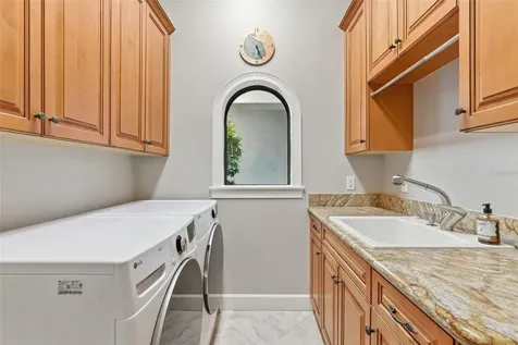 8832 Enclave Court Sarasota FL 34238