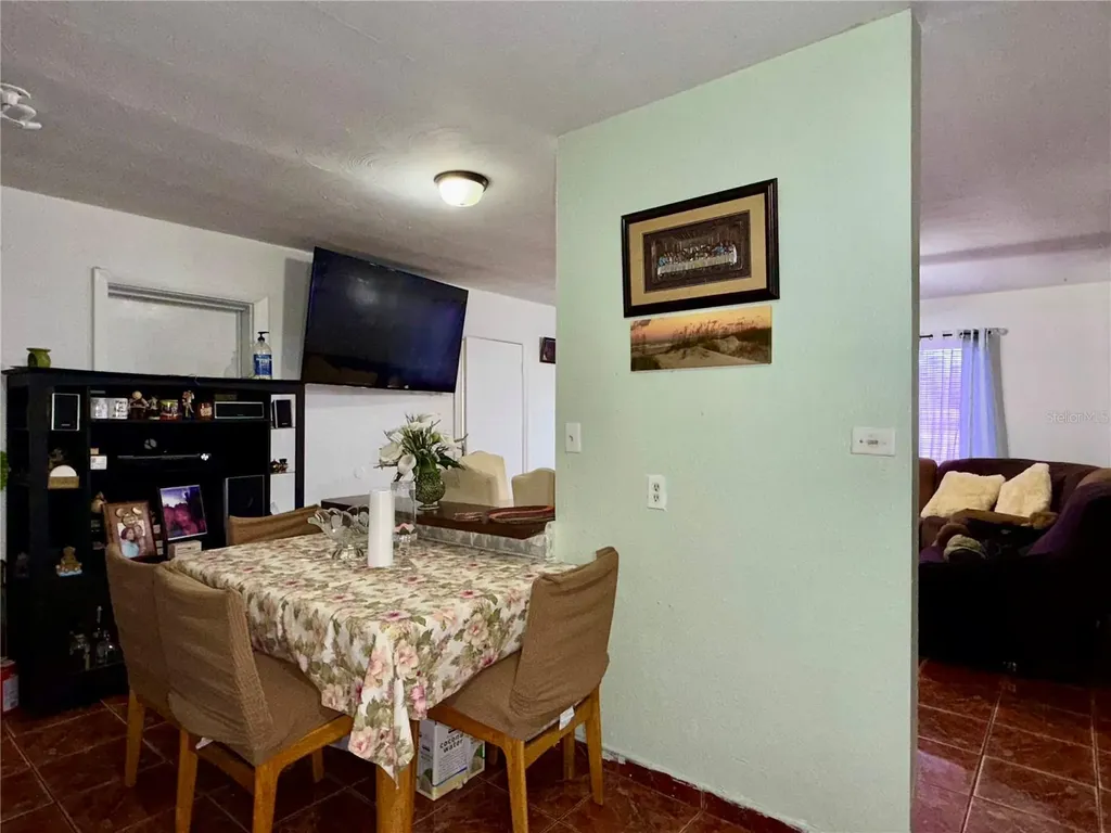 5828 Harcourt Avenue Orlando FL 32839