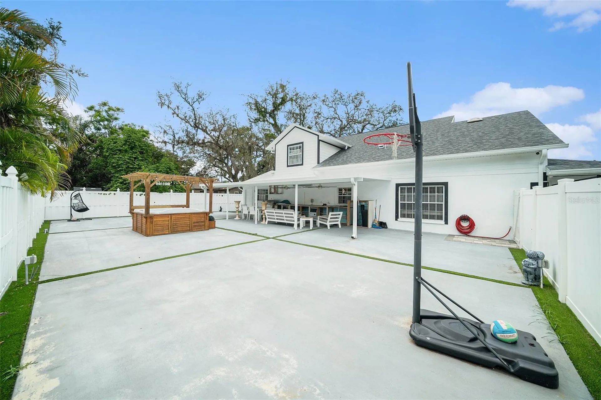 8502 May Street Tampa FL 33614