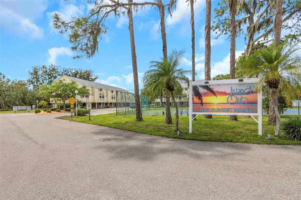 1500 Sunset Road Tarpon Springs FL 34689