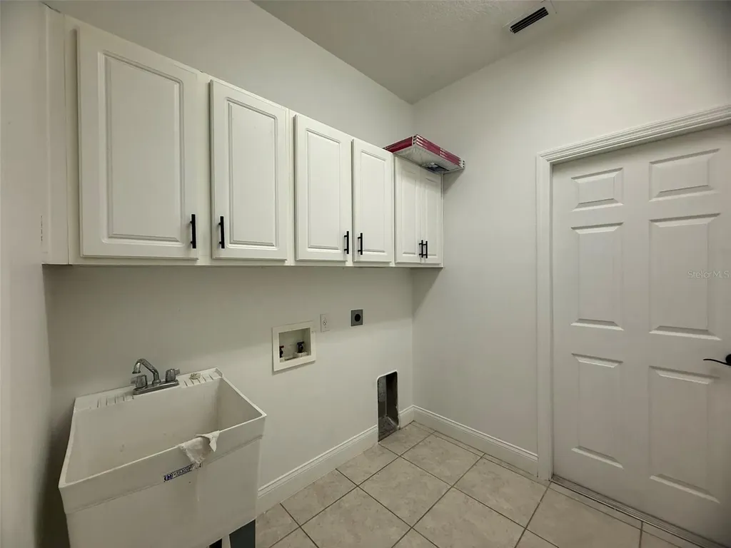 725 Country Walk Cove Eagle Lake FL 33839