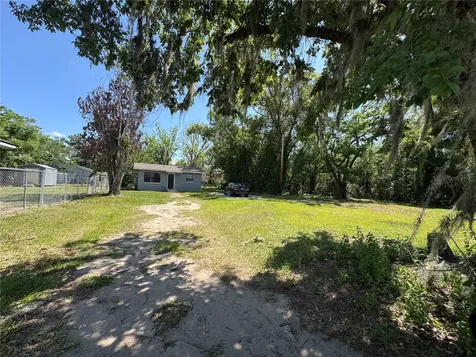 1715 1/2 Martin Luther King Jr Boulevard Bartow FL 33830